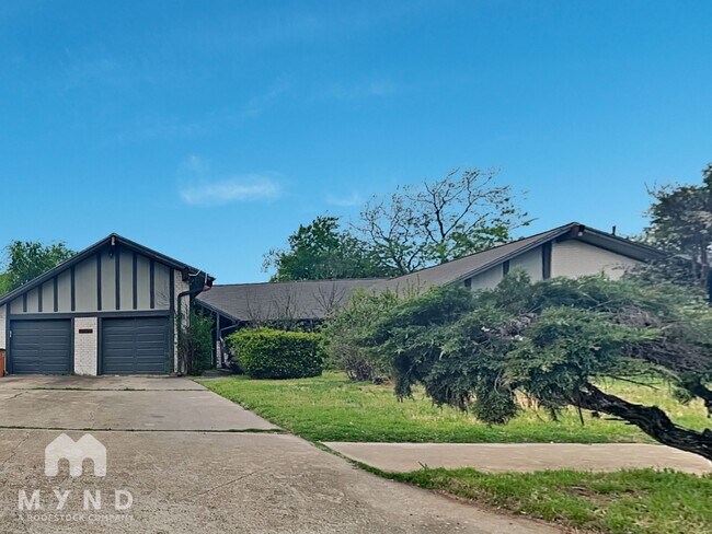 property at 2025 Monarch Dr
