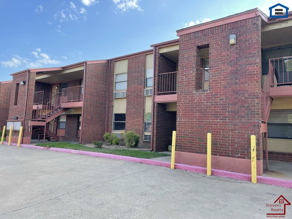 1912 SW D Ave in Lawton, OK - Building Photo