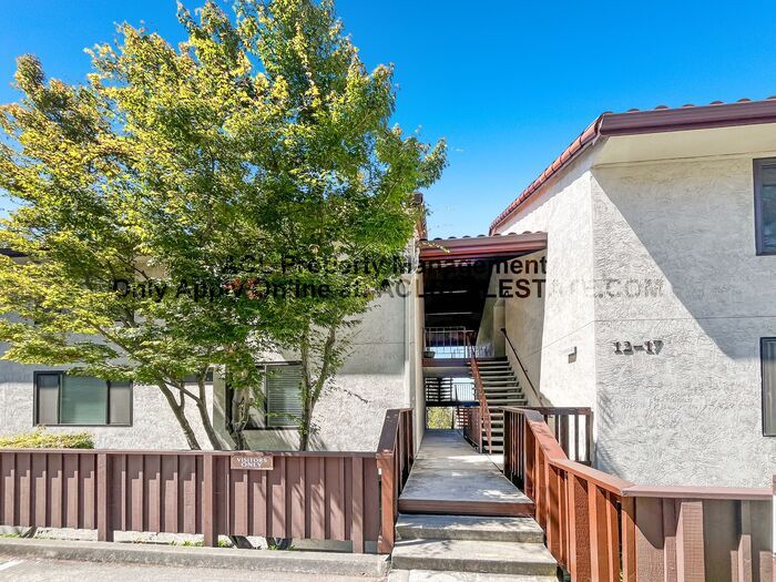 22103 Vista Del Plaza Ln in Hayward, CA - Building Photo