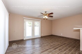 14815 N 38th St in Phoenix, AZ - Foto de edificio - Building Photo