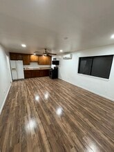 9096 8th Ave in Hesperia, CA - Foto de edificio - Building Photo