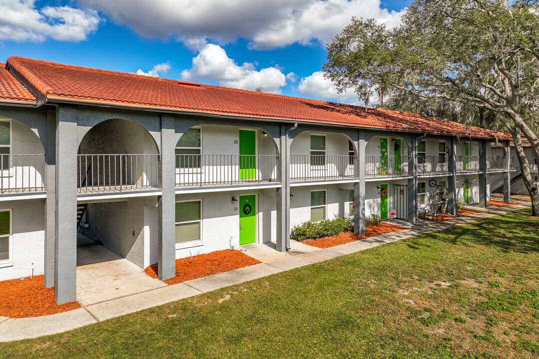 ULake Student Spaces in Tampa, FL - Building Photo