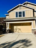 9227 Lone Wolf Cir in Reno, NV - Building Photo