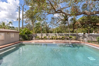 2840 W Rainbow Cir, Unit C3 in Sarasota, FL - Foto de edificio - Building Photo