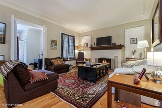 935 Forest Ave in Evanston, IL - Foto de edificio - Interior Photo