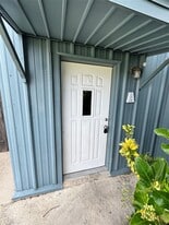 1050 FM970 in Florence, TX - Building Photo