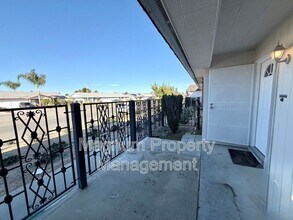 26475 McCall Blvd in Menifee, CA - Foto de edificio - Building Photo