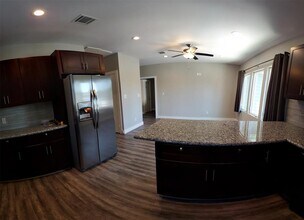 3245 Dixie Dr-Unit -B in Houston, TX - Building Photo - Building Photo