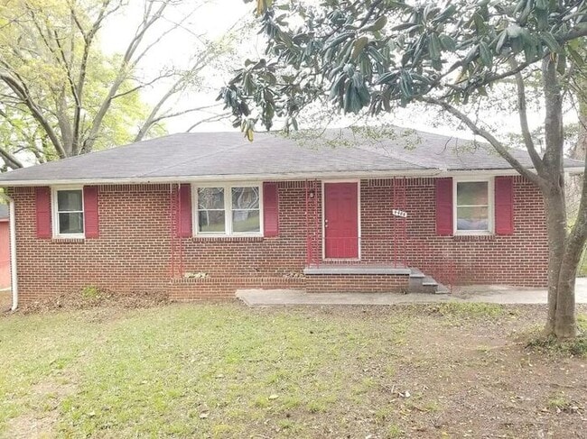 4484 Meadow Dr in Forest Park, GA - Building Photo - Building Photo