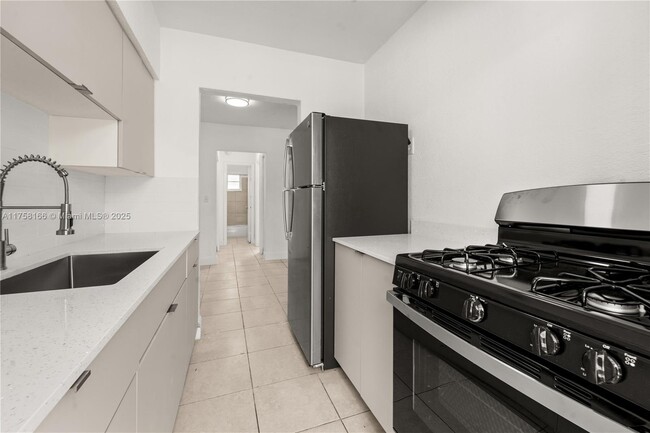 property at 6921 Rue Vendome