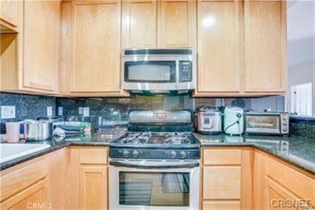 9610 Zelzah Ave in Los Angeles, CA - Building Photo - Building Photo