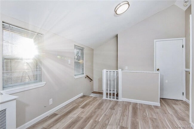 520 River Ave in Pelham, NY - Building Photo - Building Photo
