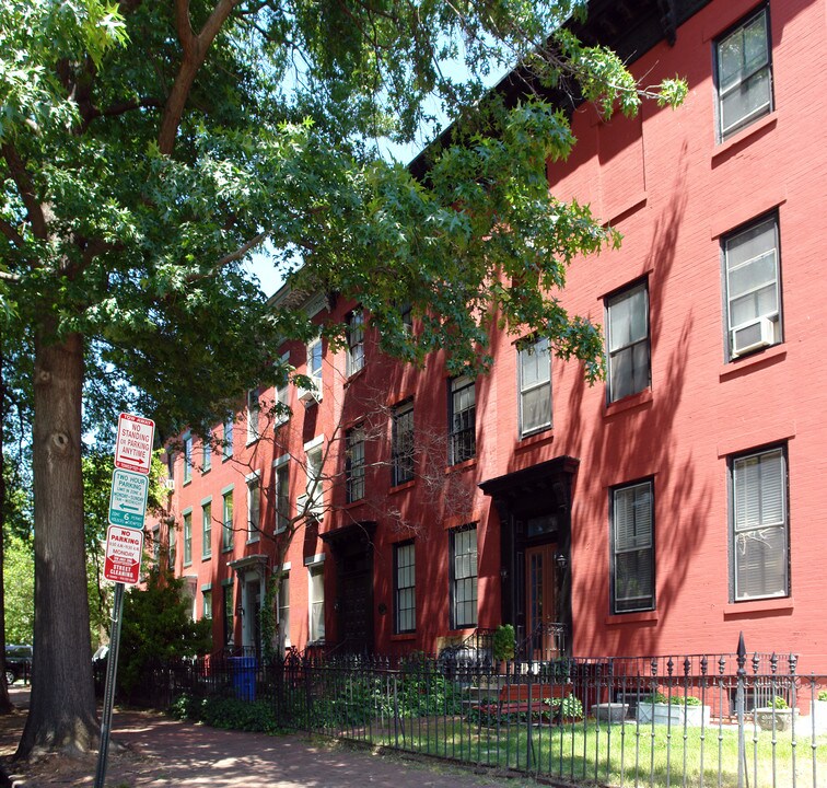 222 3rd St SE in Washington, DC - Foto de edificio