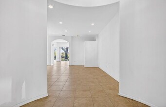 2431 Westmont Dr in Royal Palm Beach, FL - Building Photo - Building Photo