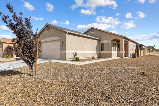 6041 Livingston Loop in Prescott Valley, AZ - Building Photo - Building Photo