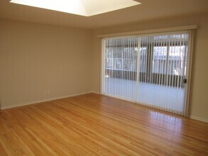 2433 Glendenning Ave in Santa Clara, CA - Building Photo - Building Photo