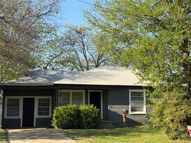 714 Westway St in Denton, TX - Building Photo