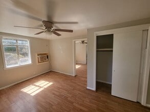 732 Richardson St, Unit 732 Richardson St in Clarksville, TN - Foto de edificio - Building Photo