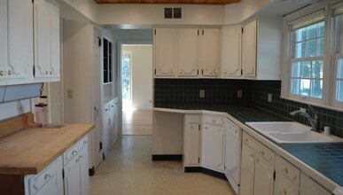 201 Warner Dr in Madison, WI - Building Photo - Building Photo