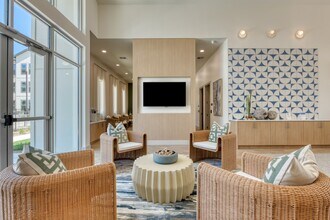 Alta Westover Hills in San Antonio, TX - Foto de edificio - Building Photo