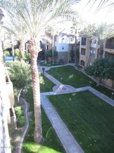5302 E Van Buren St, Unit 3059 in Phoenix, AZ - Foto de edificio - Building Photo