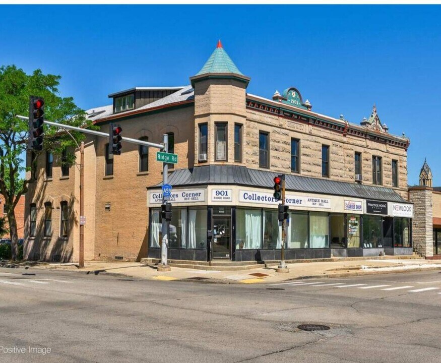 903 Ridge Rd in Wilmette, IL - Building Photo