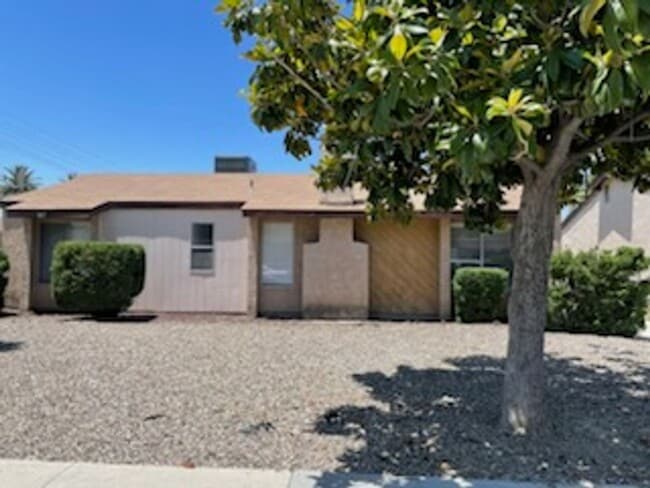 property at 885-887 Douglas Ct