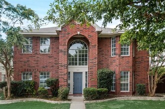 8400 Edgewater Dr in Frisco, TX - Foto de edificio - Building Photo