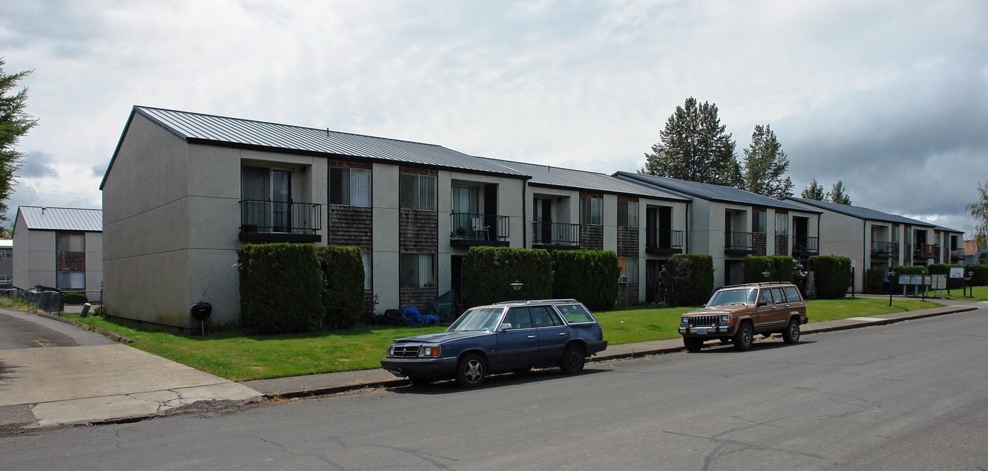 The Westwood Apartments in Corvallis, OR - Building Photo