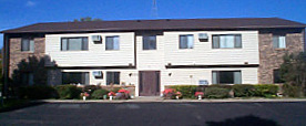 Maple Leaf Manor in Brandon, MN - Foto de edificio