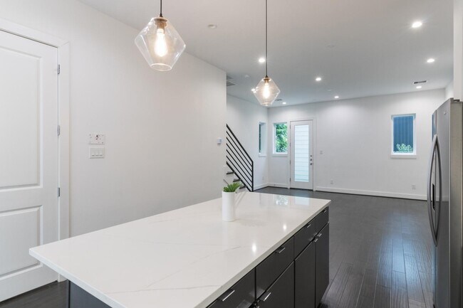 5841 Dolores St in Houston, TX - Building Photo - Building Photo