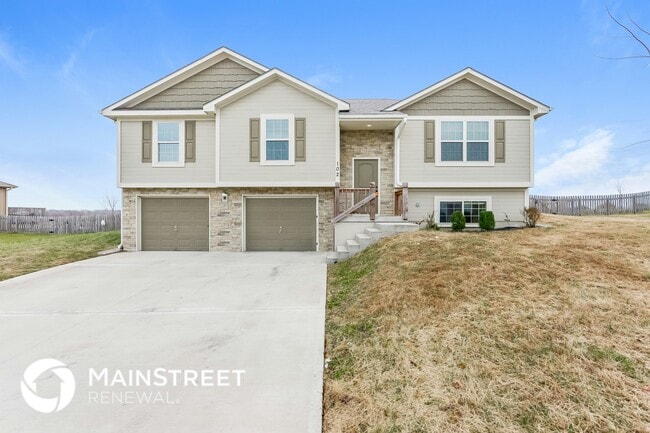 property at 102 Golfview Dr