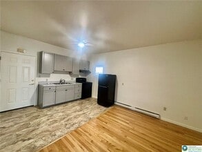 20 W Main St in Pen Argyl, PA - Building Photo - Building Photo