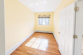511 Beacon St, Unit 12 in Boston, MA - Building Photo - Building Photo