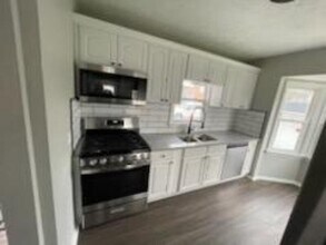 3896 Parkdale Rd in Cleveland Heights, OH - Building Photo - Building Photo