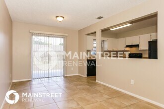 890 Cynthia Dr in Titusville, FL - Foto de edificio - Building Photo