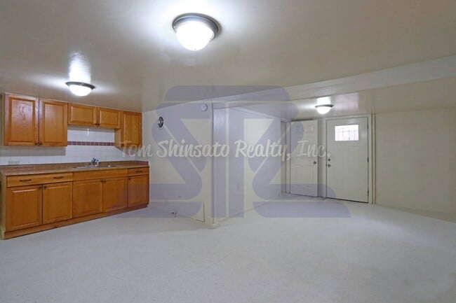 property at 1402 Lusitana St