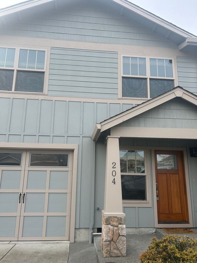 property at 3126 3126 Alameda Ct