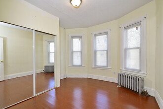 63 Stanton St, Unit 2 in Boston, MA - Foto de edificio - Building Photo