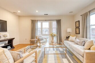 123 W Barre St, Unit 305 in Baltimore, MD - Building Photo - Building Photo
