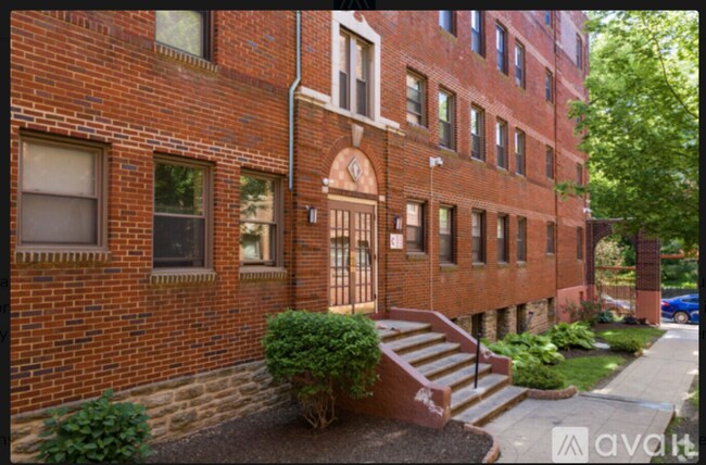 236 W Walnut Ln in Philadelphia, PA - Building Photo - Building Photo