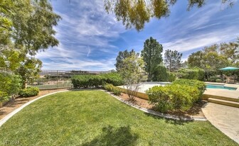 16 Bloomfield Hills Dr in Henderson, NV - Building Photo - Building Photo