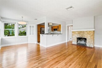 205 Garden Cir N in Dunedin, FL - Building Photo - Building Photo