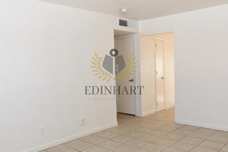 2303 S Poppy Ave in Fresno, CA - Building Photo - Building Photo