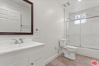 835 E 33rd St in Los Angeles, CA - Building Photo - Building Photo