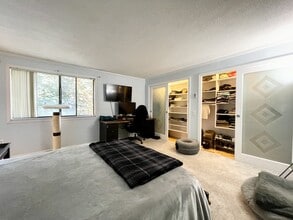 172 River St in Waltham, MA - Building Photo - Building Photo