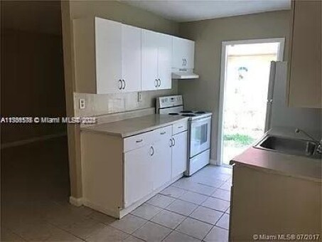 624 SW 16th Ave in Fort Lauderdale, FL - Foto de edificio