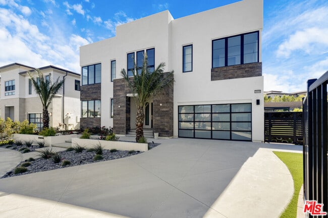 20056 Mersey Ln in Los Angeles, CA - Building Photo - Building Photo