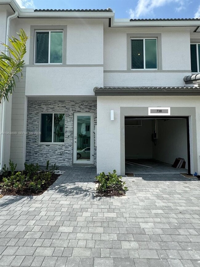 property at 738 SE 13th Ct