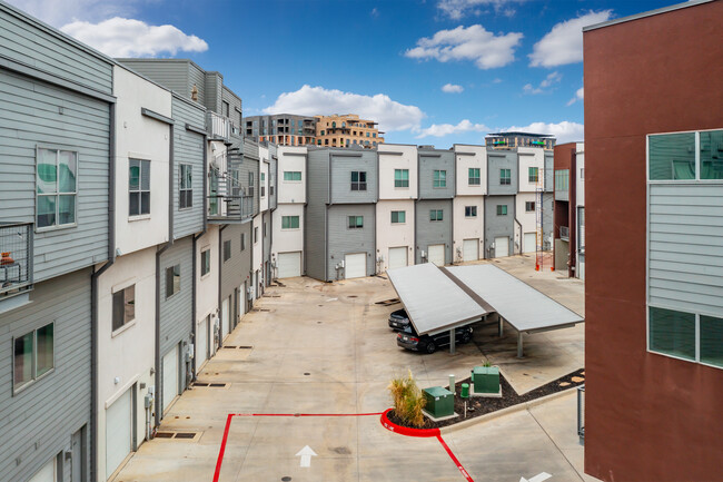 East Quincy Townhomes in San Antonio, TX - Foto de edificio - Building Photo